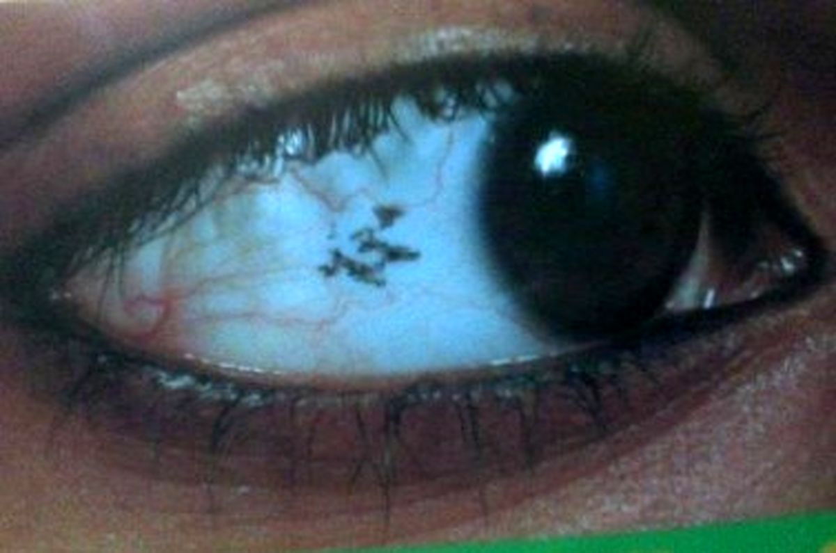 نام مبارک 'محمد' درچشم یک کودک/عکس