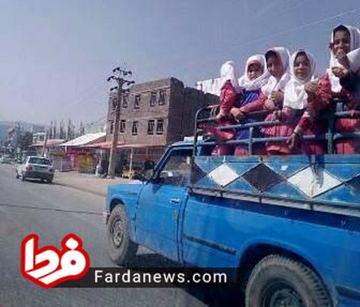 عکس: عجیبترین سرویس مدرسه دانشآموزان