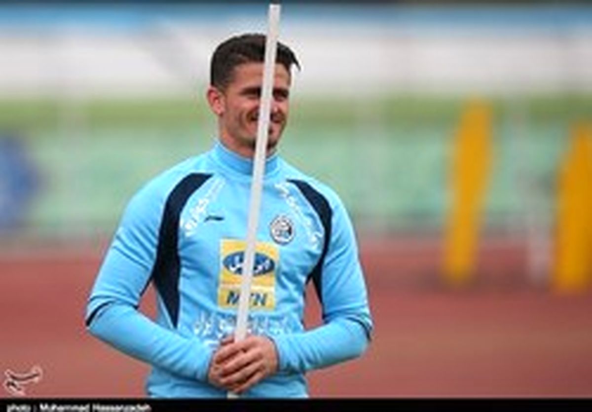 تمرینات اختصاصی سه بازیکن استقلال