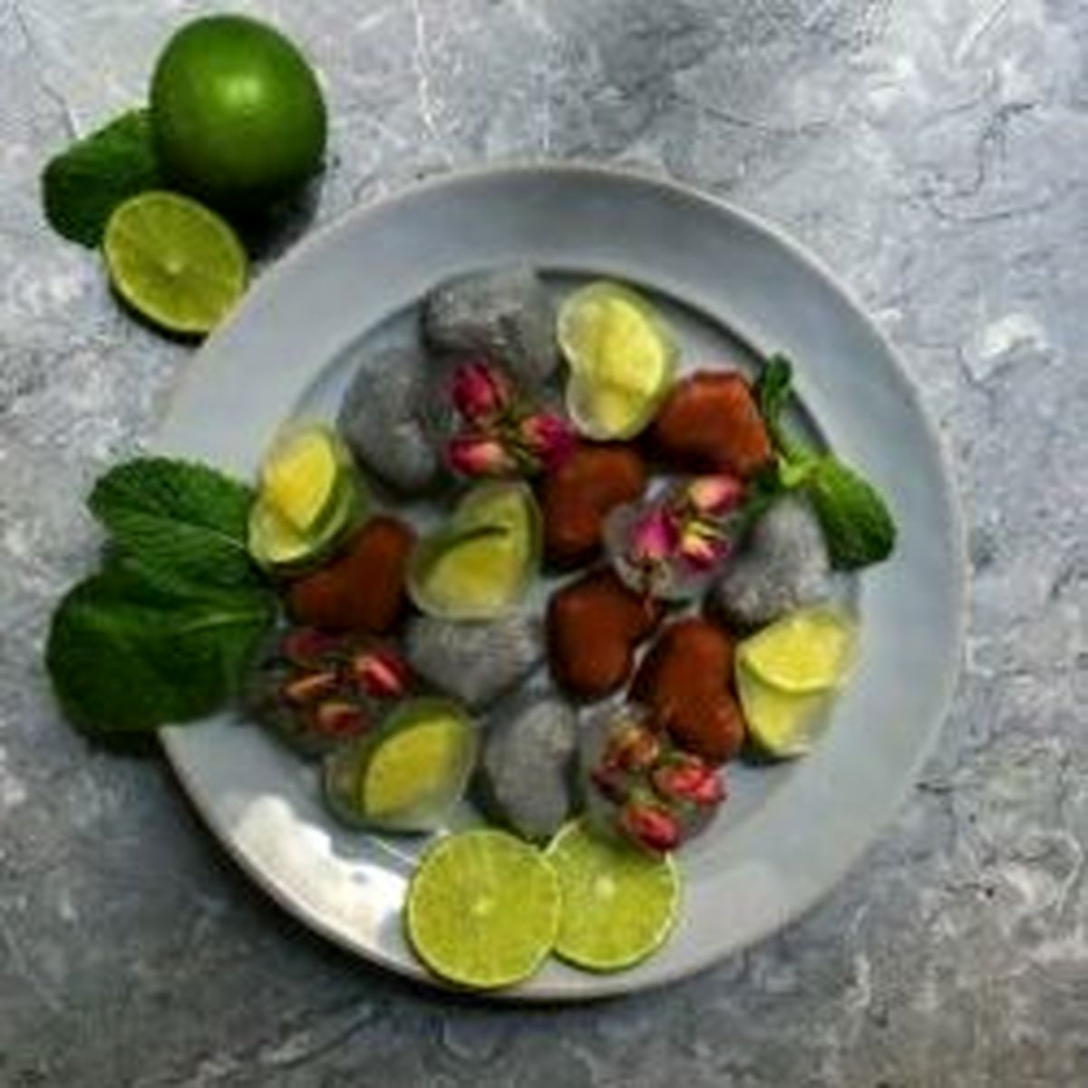 آموزش تهیه یخ‌های طعم دار برای روزهای گرم