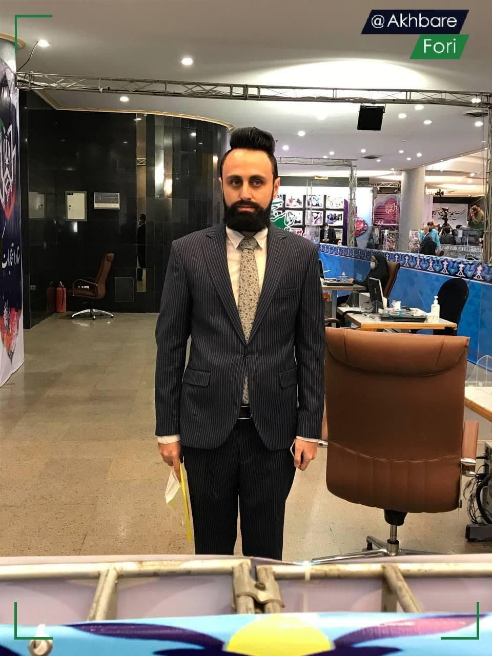 کاندیدای کراواتی با مدل موی خاص هم رسید +عکس