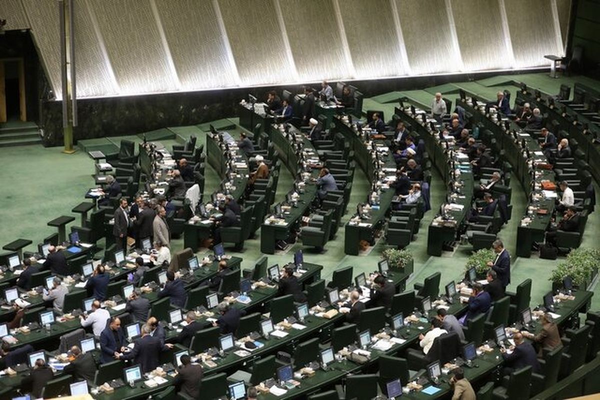 تذکر ۵۱ نماینده به دولت 
