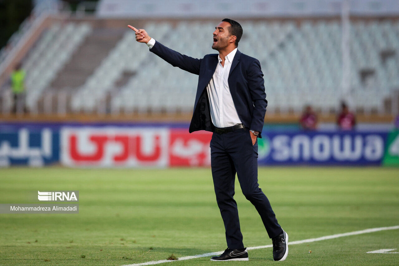 مسعود شجاعی سرمربی صنعت نفت آبادان شد