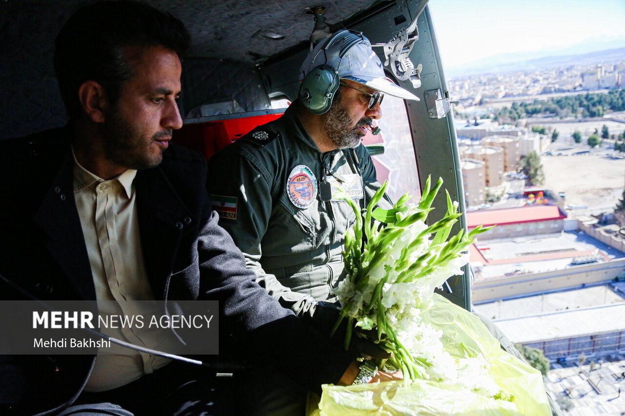 تصاویر: گلباران هوایی گلزار شهدای قم