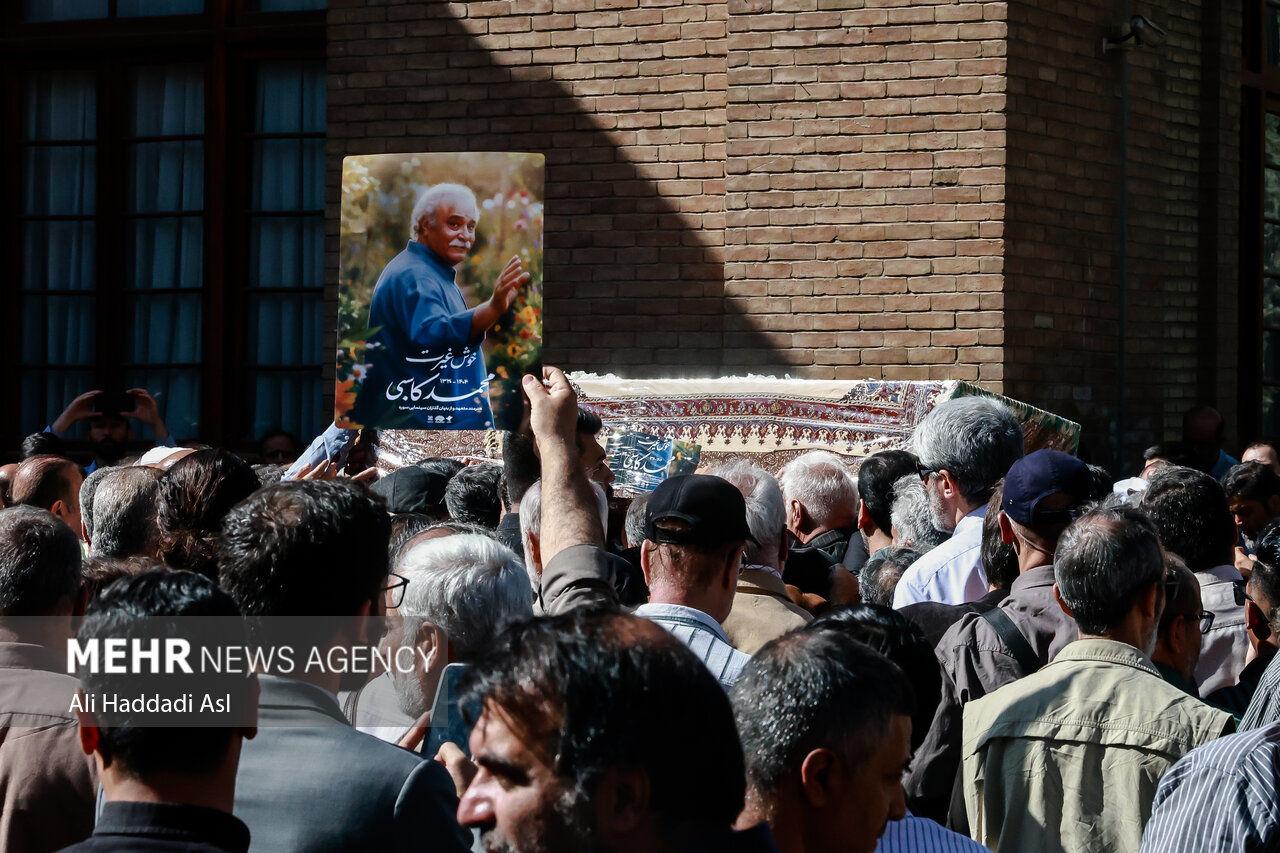 تصاویر مراسم تشییع پیکر محمد کاسبی