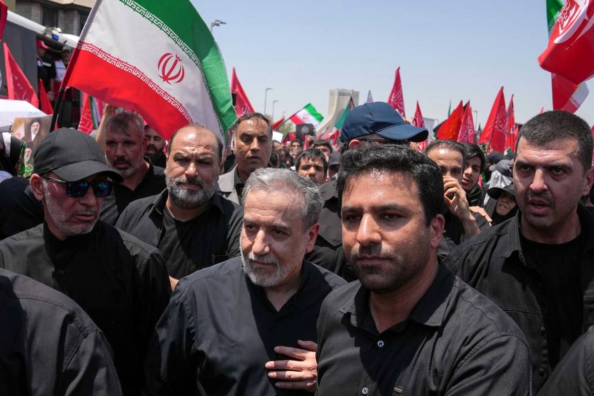 توئیت عراقچی: تا تهدید ادامه دارد، مذاکره برای توافق نهایی آغاز نمی‌شود