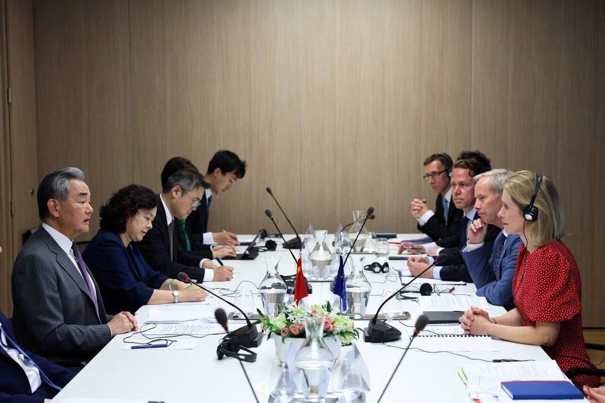 رایزنی اتحادیه اروپا و چین درباره موضوع هستهای ایران