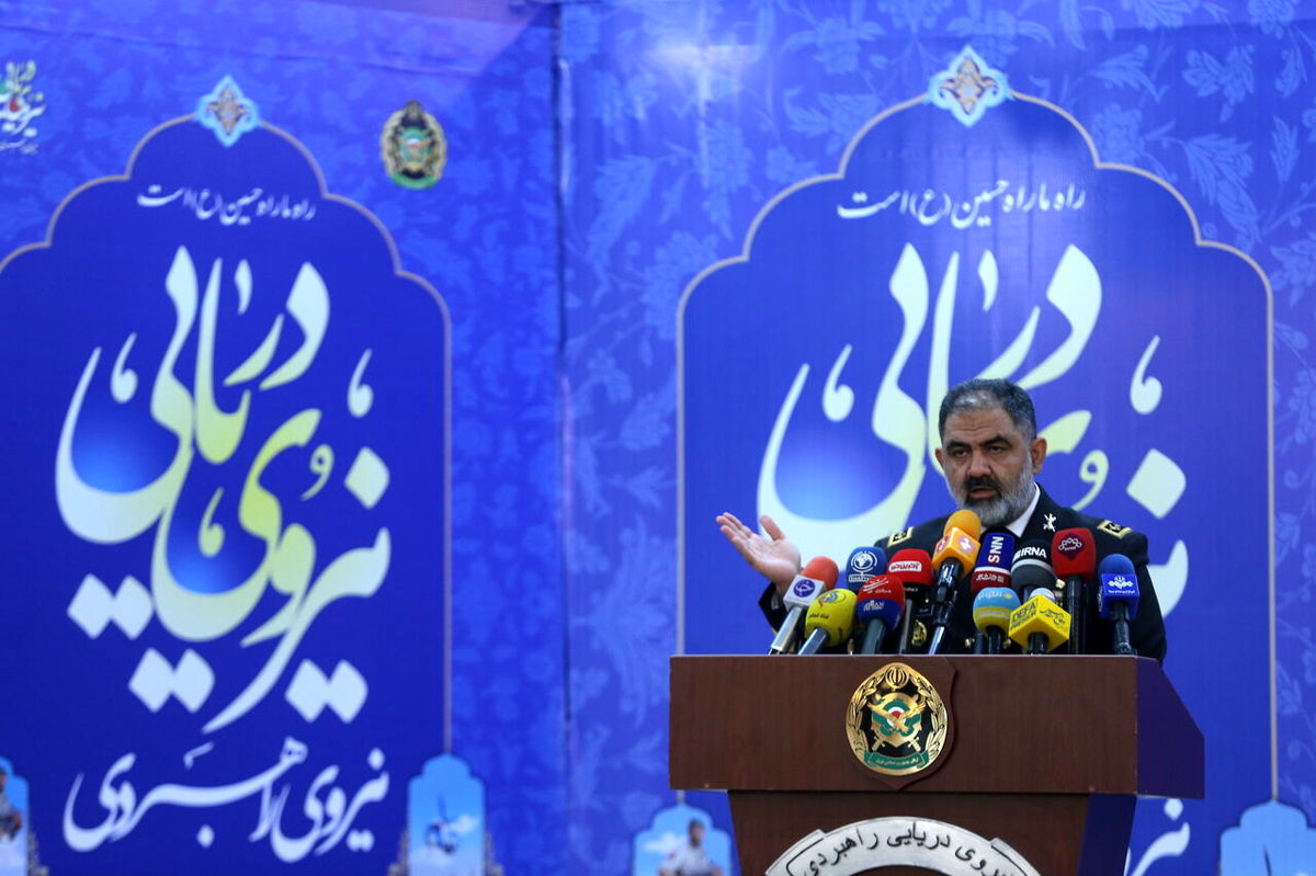 دریادار ایرانی: امروز جوانان ایران در دریاها اقتدار می‌آفرینند