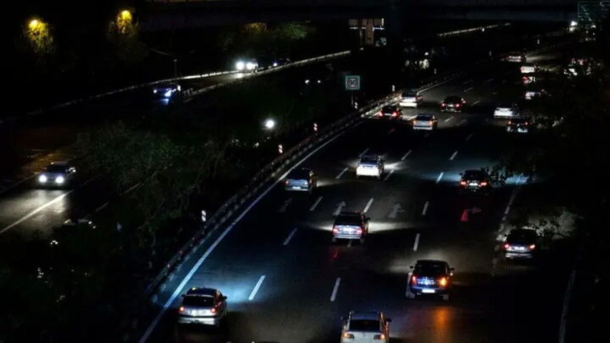ماجرای ریختن میخ و پنچری ۲۰ خودرو در اتوبان تهران کرج