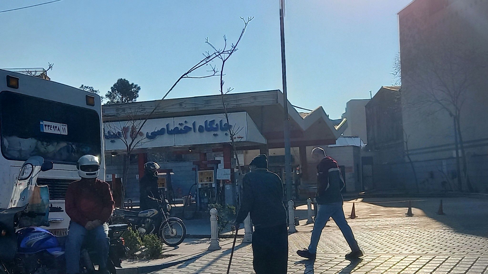 تعطیلی پمپ بنزین ها در جنوب تهران | ماجرا چیست؟