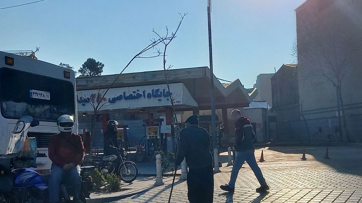 تعطیلی پمپ بنزین ها در جنوب تهران | ماجرا چیست؟