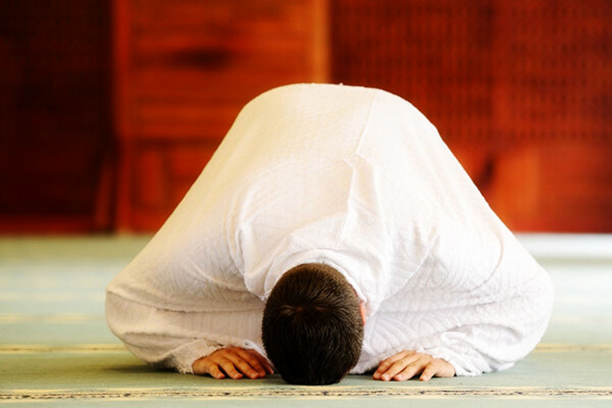 نماز روز یکشنبه ماه ذی القعده به چه طریق خوانده می شود؟