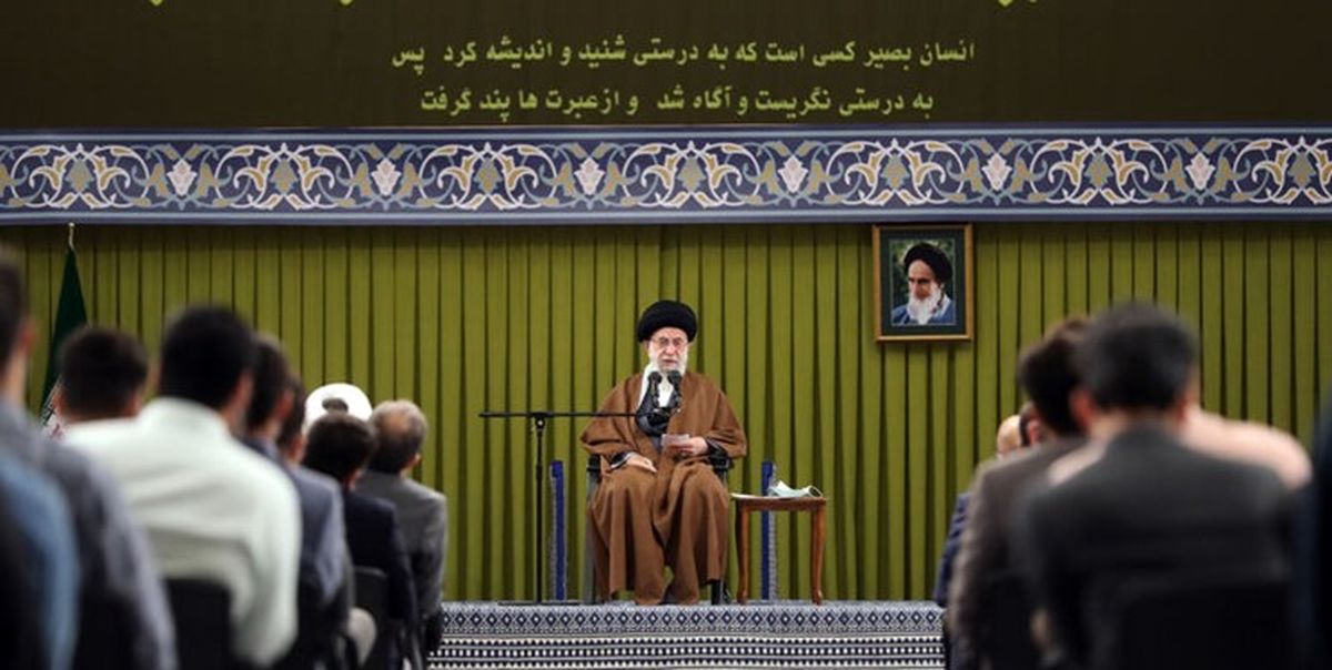 پخش مستند دیدار دانشجویان با رهبر انقلاب از شبکه یک سیما