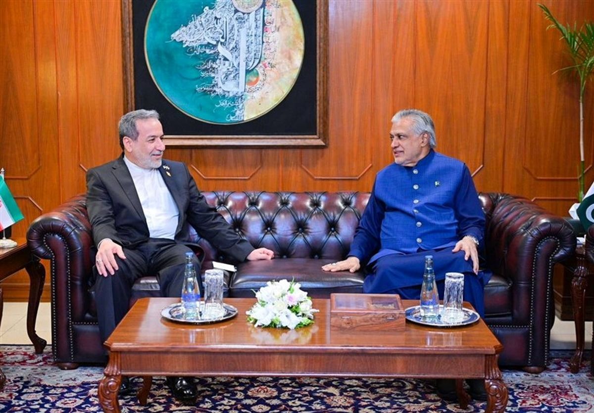 پست وزیر خارجه پاکستان پس از دیدار با عراقچی