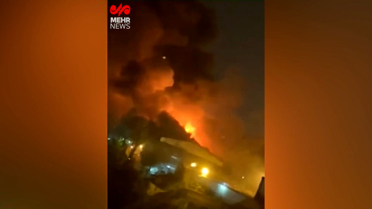 فیلم آتش‌سوزی یکی از ساختمان‌های زندان اوین | جزییات ماجرای آتش سوزی زندان اوین