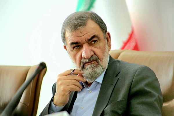 محسن رضایی: ترامپ خیال می‌کند با بمب می‌تواند از باتلاق خارج شود