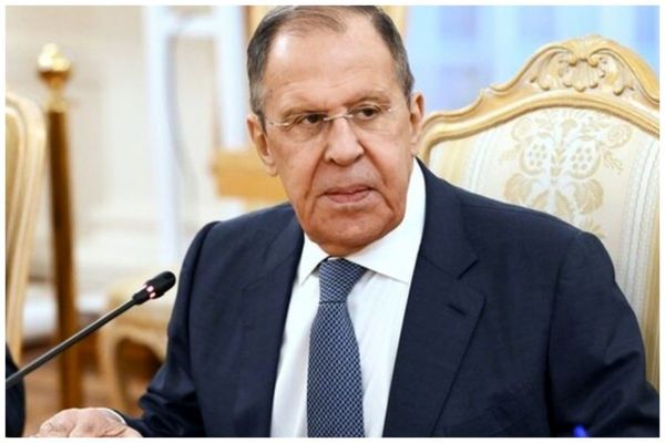 لاوروف با تی‌شرت خاص به آلاسکا آمد | آیا پیام خاصی دارد؟!