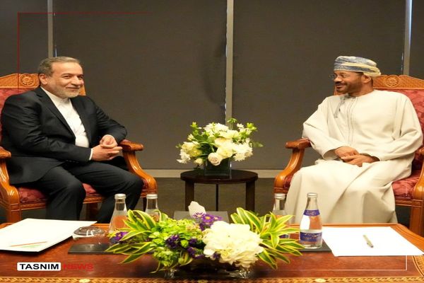 گفتگوی تلفنی وزرای امور خارجه ایران و عمان