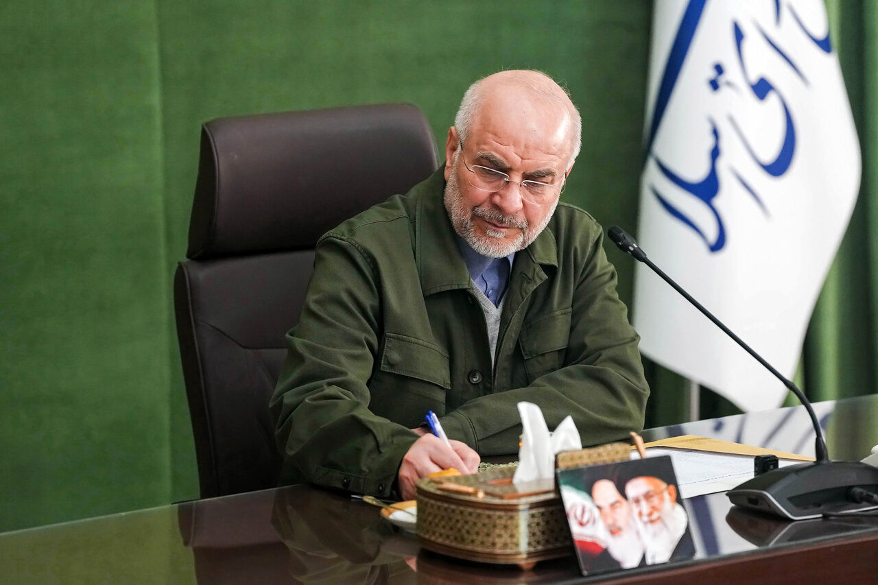 پیام تسلیت قالیباف در پی درگذشت خواهر آقایان محسن و امیدوار رضایی