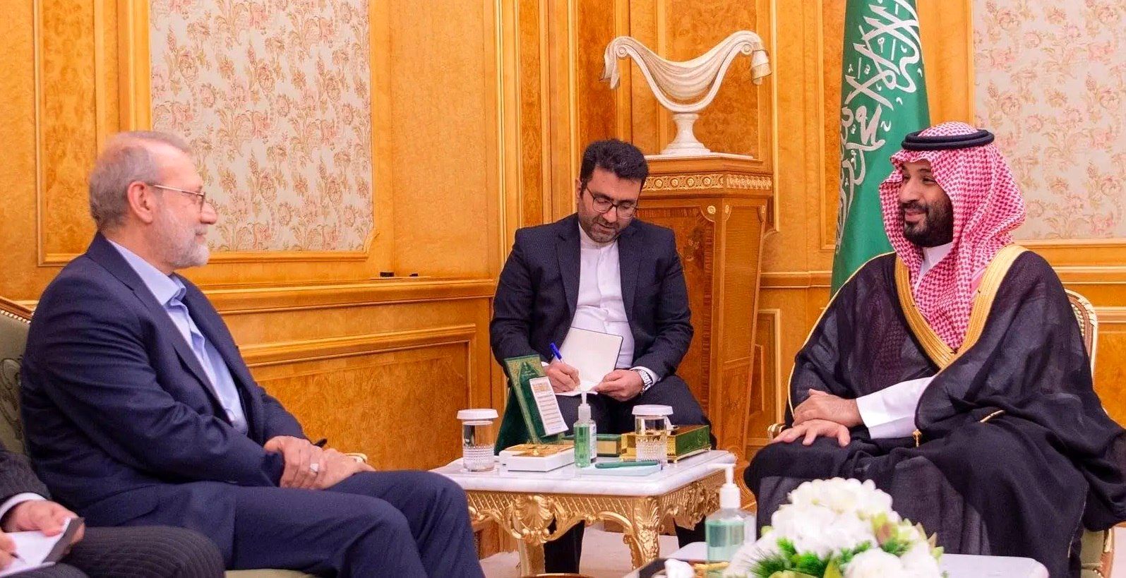 لاریجانی با کدام دیپلمات ها به ریاض رفت؟ +عکس