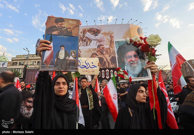 اعدام نمادین ترامپ در میدان امام حسین