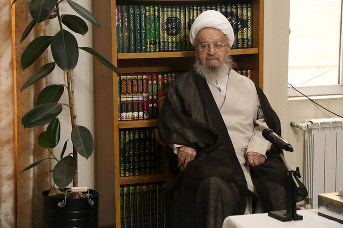 بیانیه آیت الله مکارم پیرامون حوادث اخیر کشور / فضای مجازیِ رها سامان یابد
