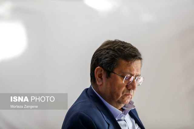 نظر همتی درباره حذف ارز ۴۲۰۰