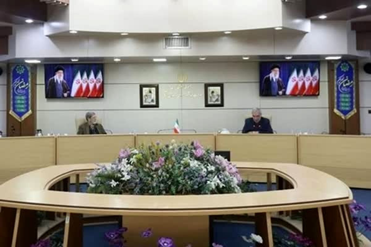 داروهای با ارز ۴۲۰۰ تومانی در کشور تولید و به کشورهای همسایه قاچاق میشد