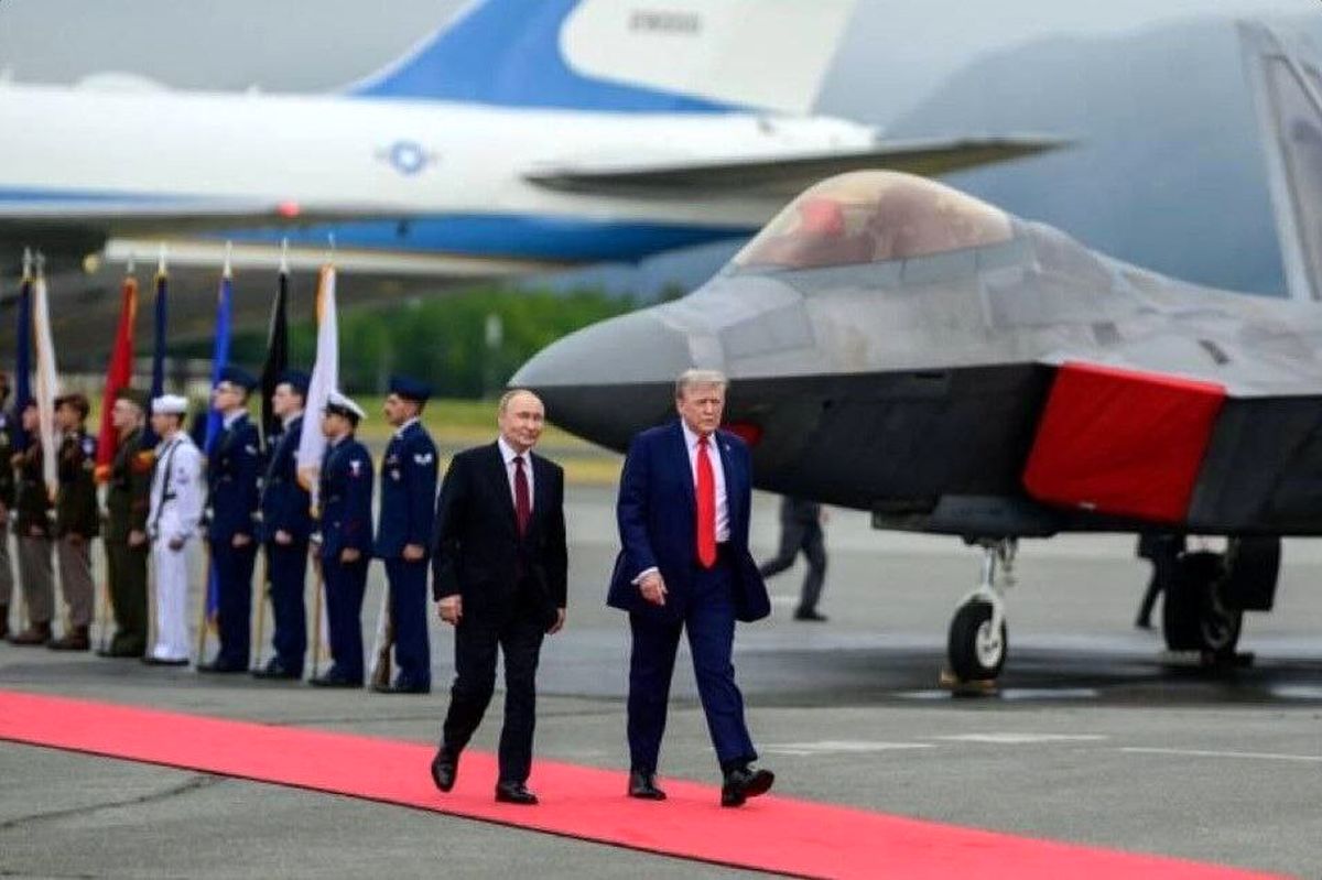 فرش قرمز ترامپ برای پوتین جنجالی شد! + عکس