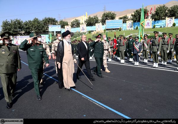 حضور رهبر انقلاب در دانشگاه افسری امام حسن(ع) 