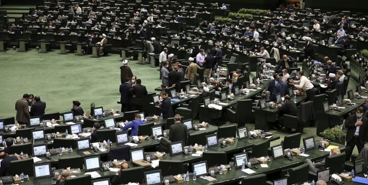 امضای 66 نماینده مجلس درباره رأی‌گیری علنی برای طرح شفافیت آراء 