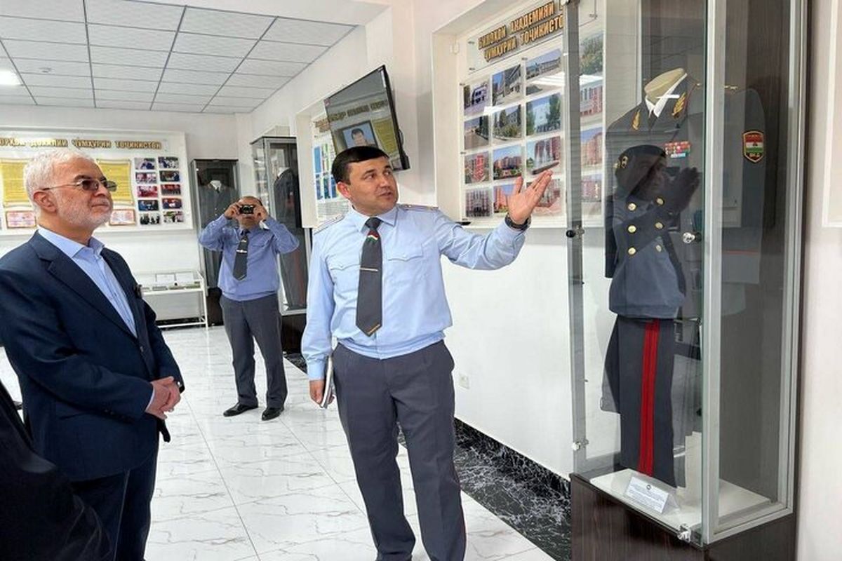 وزیر کشور پس از سفر ۲ روزه به تاجیکستان به ایران بازگشت