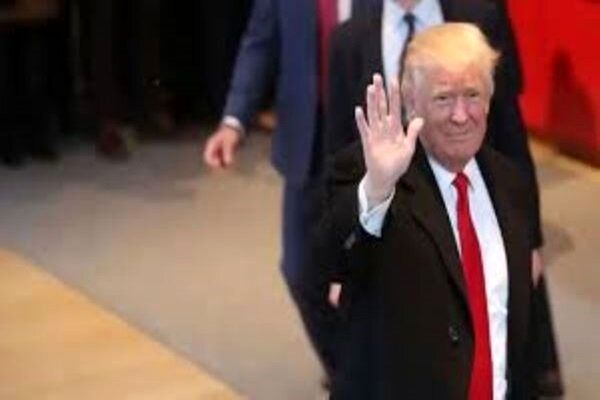 هافینگتونپست: خطر اصلی ترامپ نادانی خود اوست