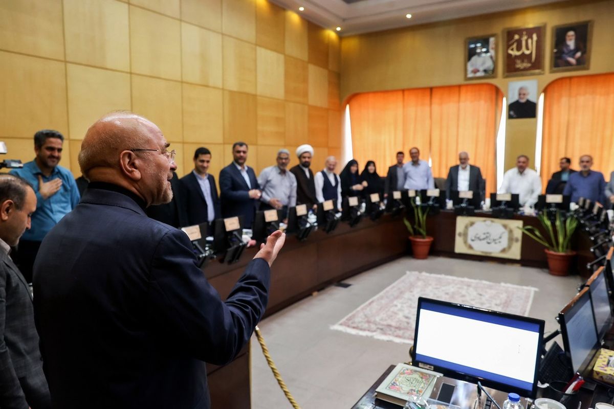 بازدید قالیباف از کمیسیون‌های تخصصی در زمان بررسی صلاحیت وزرای پیشنهادی