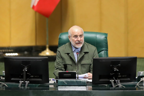 نشست صمیمی و بی‌واسطه دانشجویان با رئیس مجلس