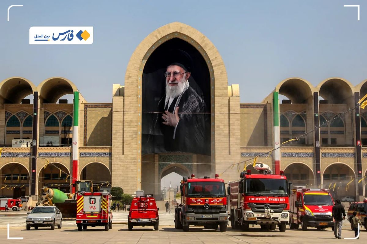 ادای احترام رئیس مجلس قرقیزستان و هیئت همراه به پیکر رهبر شهید  