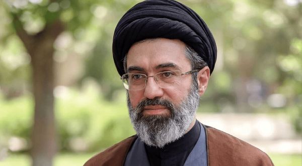قرائت پیام رهبر انقلاب اسلامی در حرم مطهر امام رضا