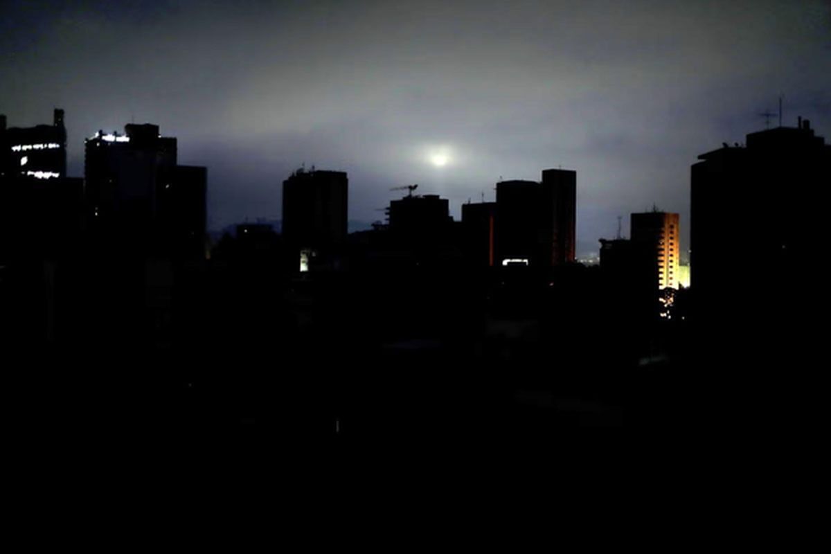 ادامه خاموشی‌ها با وجود کاهش مصرف برق / قطعی برق 4 ساعته شد!