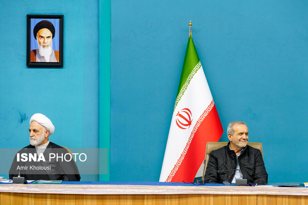 تصاویر: جلسه شورای عالی انقلاب فرهنگی