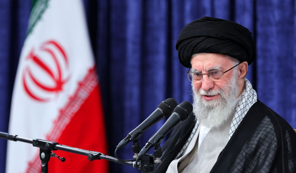 رهبر انقلاب: غنیسازی را تا ۶۰ درصد بالا بردیم که نیاز کشورمان است