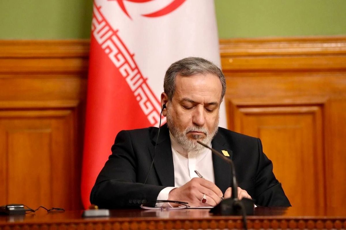 عراقچی به ترامپ: در دریافت عوارض از تنگه هرمز ما منصف تر خواهیم بود