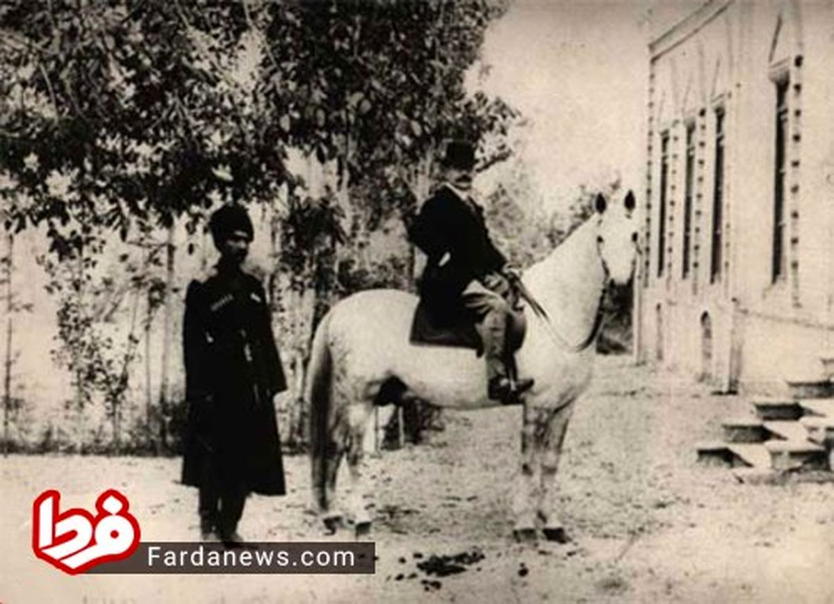 عکس: رضاخان وقتی نگهبان سفارت هلند بود!