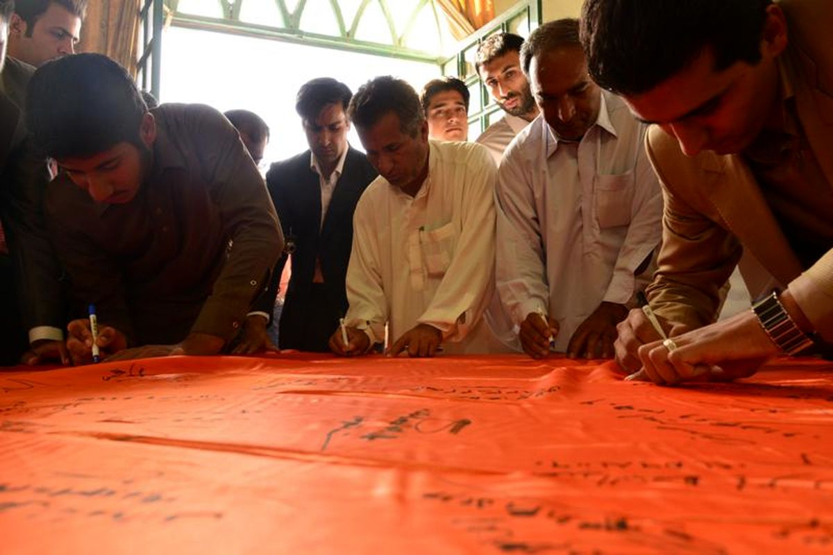 تشکیل‌کمپین‌دعوت ازقالیباف در زاهدان/تصاویر