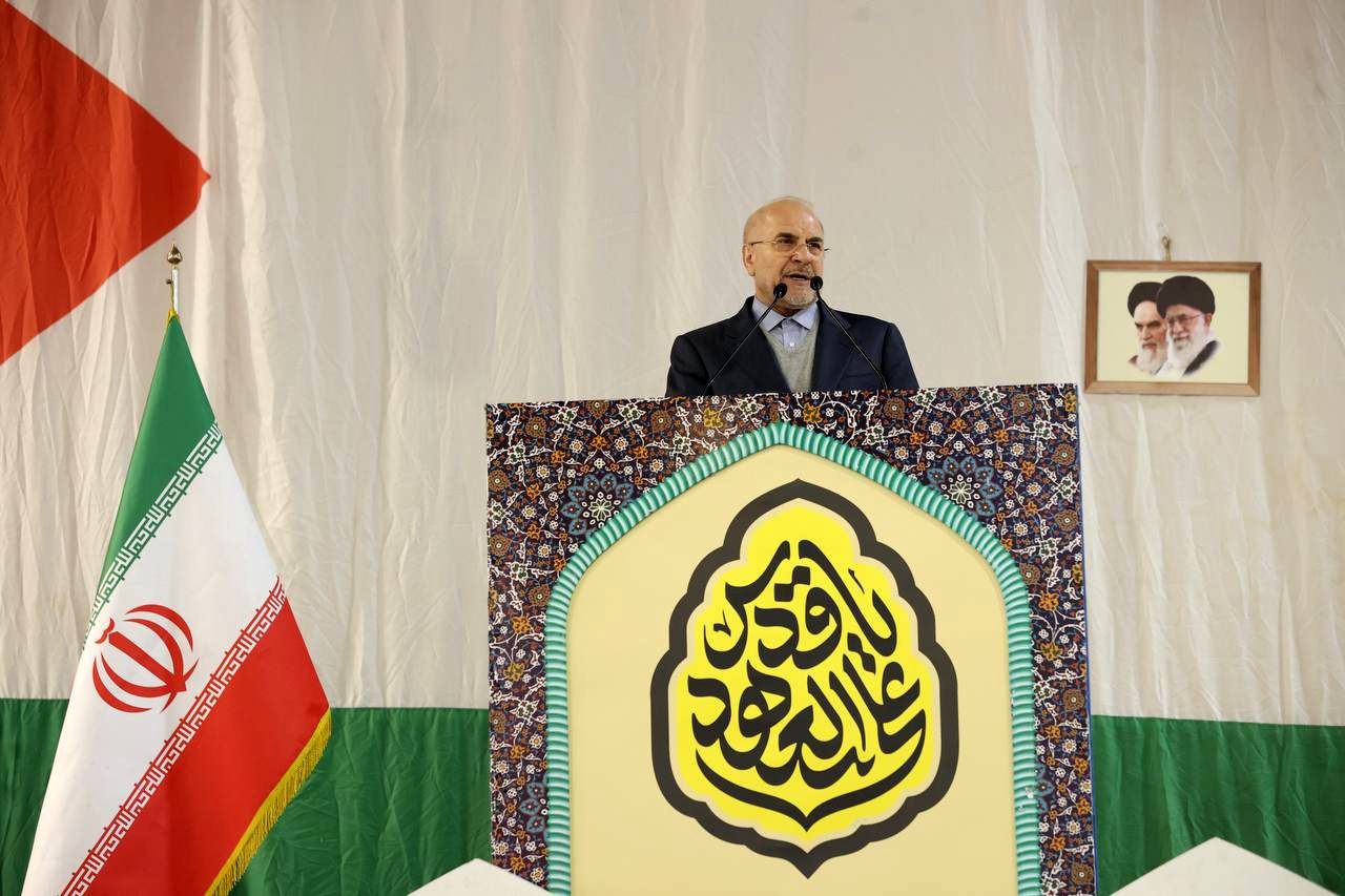 تعرض به حریم ایران، جرقه‌ای در انبار باروت است/مذاکره برای قبول اجباری خواست دشمن، مقدمه جنگ است