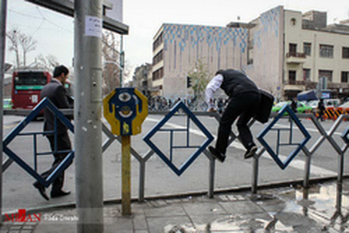 بازگشایی نرده‌های خطوط عابر پیاده چهارراه ولیعصر