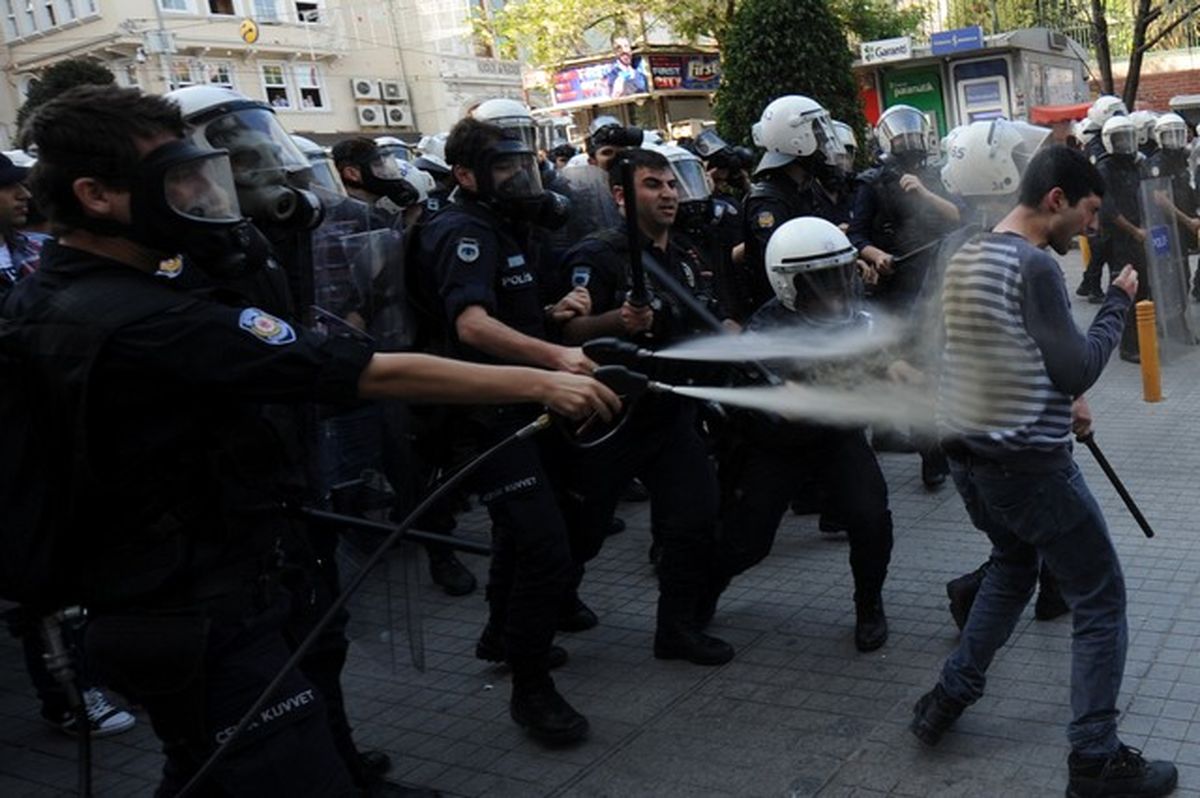 تظاهرات ضد دولتی در استانبول/ عکس