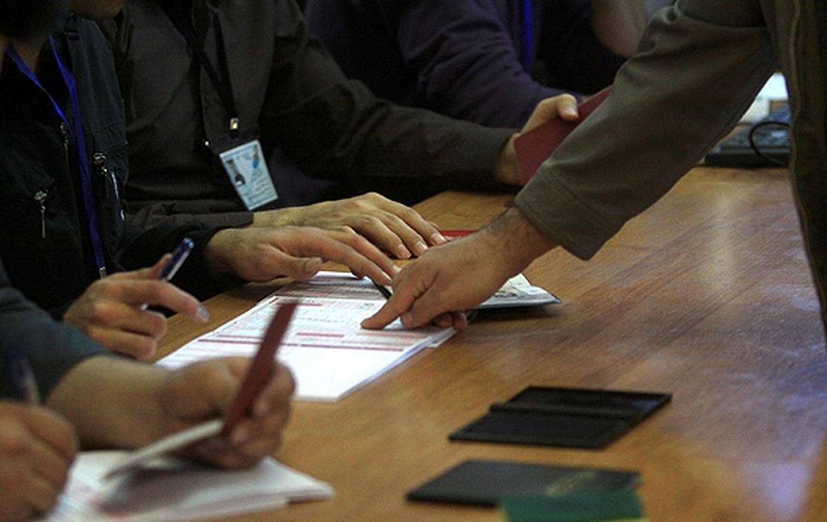 مشارکت 70 درصدی در انتخابات مجلس / تحلیل های اولیه حکایت از پیروزی گسترده نیروهای انقلاب دارد