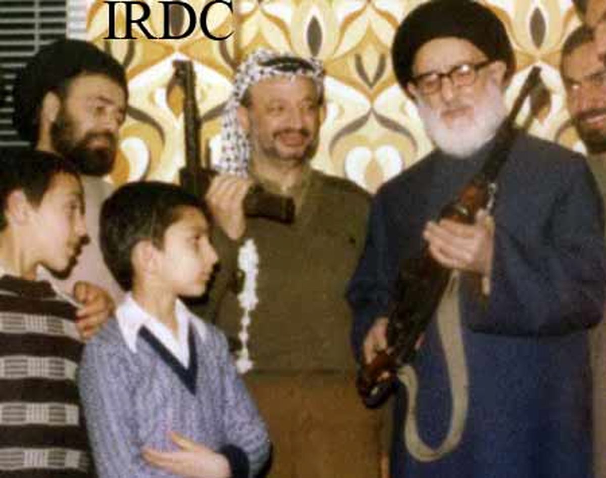 عکس/ آیت‌الله طالقانی، یاسر عرفات و سید احمد خمینی