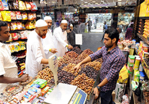بی رغبتی زائران ایرانی به خرید سوغات از عربستان +فیلم