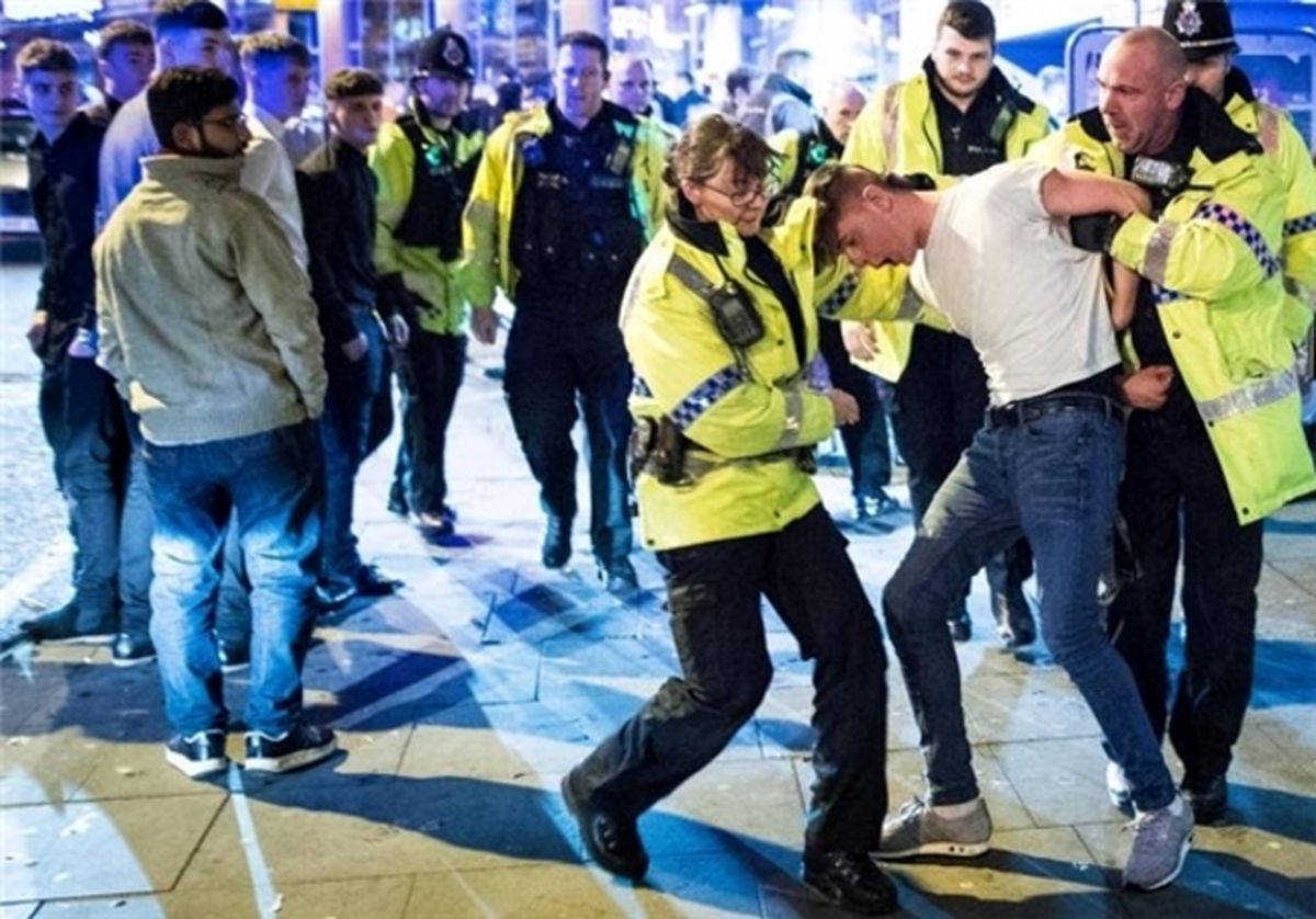 تکرار درگیری خیابانی انگلیسی‌های مست +تصاویر